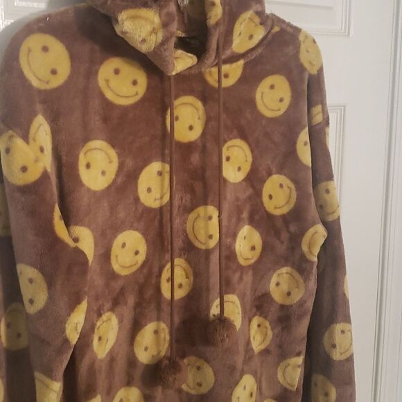 Juniors size small hoodie smiley face - Picture 3 of 6